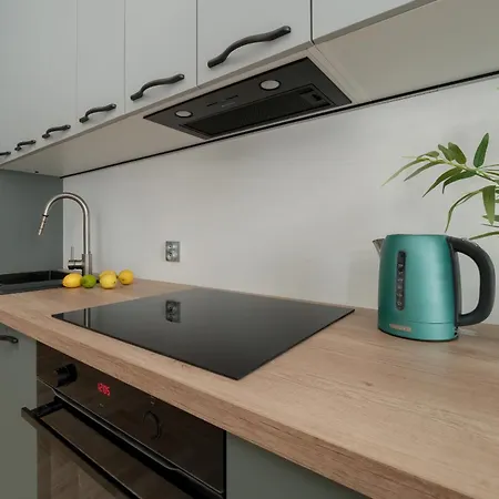 Beautiful For 2 Nafabrycznej By Renters Apartament