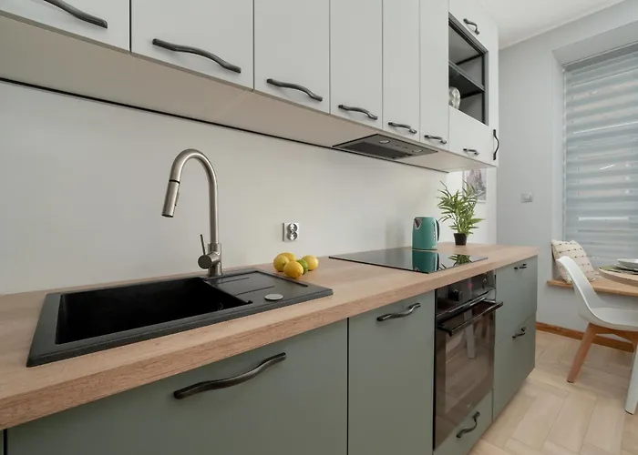 Beautiful For 2 Nafabrycznej By Renters شقة